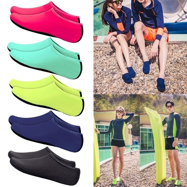 

men women water shoes swimming anti-slip diving socks pure color summer beach seaside sneaker slippers zapatos hombre, Black;red