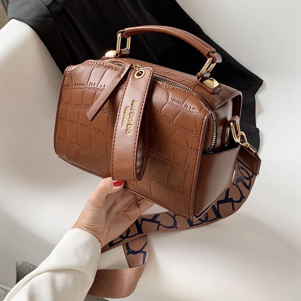 

factory direct sale 75% off zhi popular small women's 2021 new korean version versatile one shoulder messenger net red bags