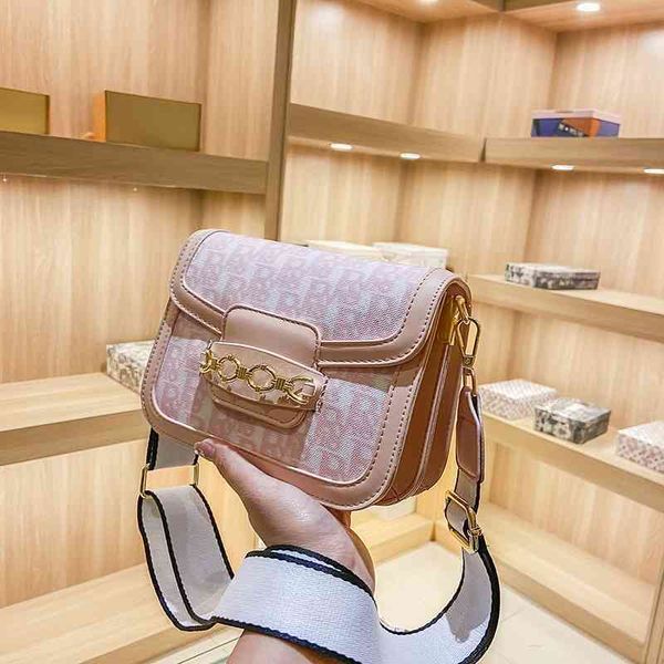 

2022 latest models handbag wholesale saddle summer diagonal red style single wide shoulder belt capacity women's
