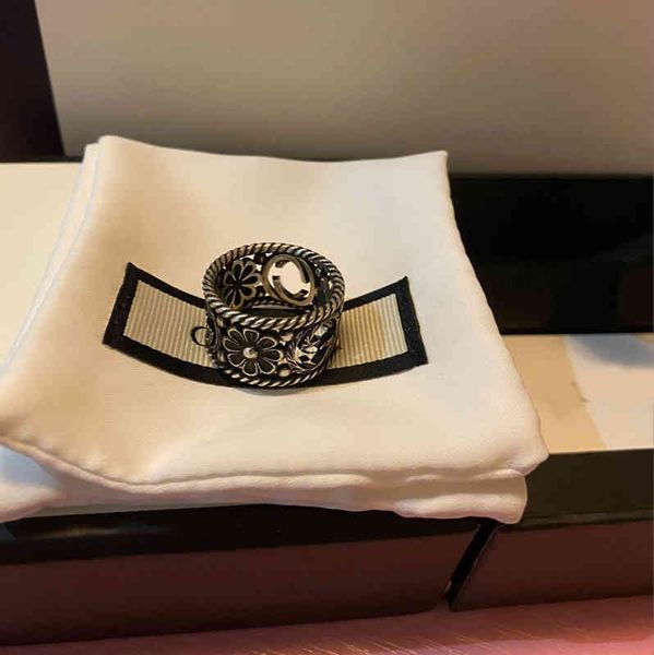 

fine double ring is used for men and women. double daisy pair rings are complete style, Silver