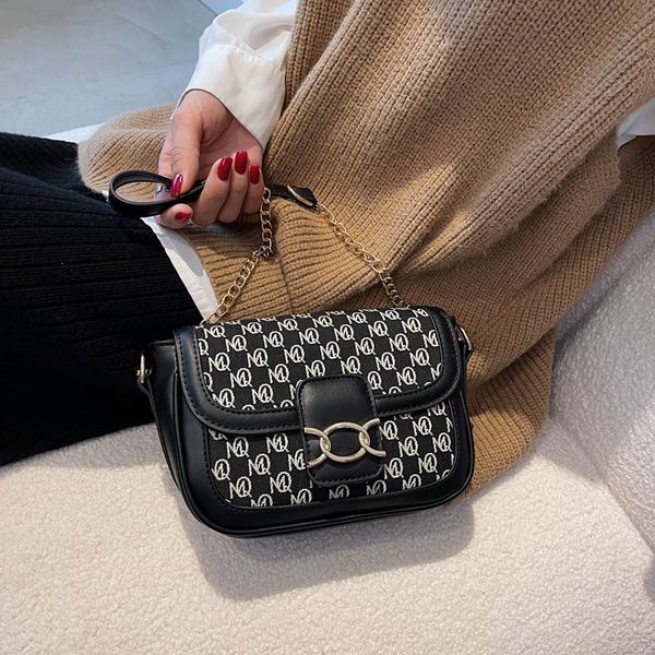 

2021 autumn net red tide women's messenger bag fashion letter printed single shoulder small texture square