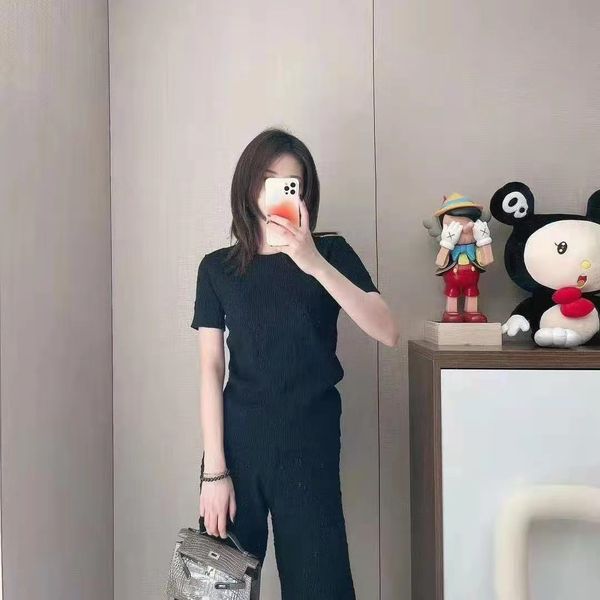

high-end 2021 spring and summer new stretch knit short sleeve women's with simple light luxury small version short, White;black