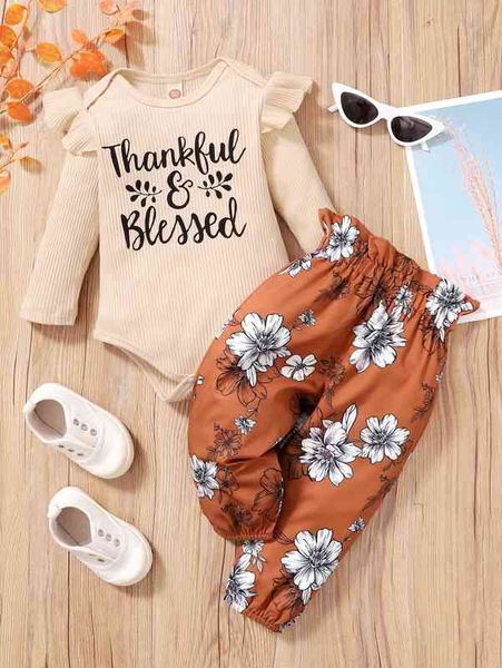 

baby letter graphic ruffle trim bodysuit & floral print pants she, White