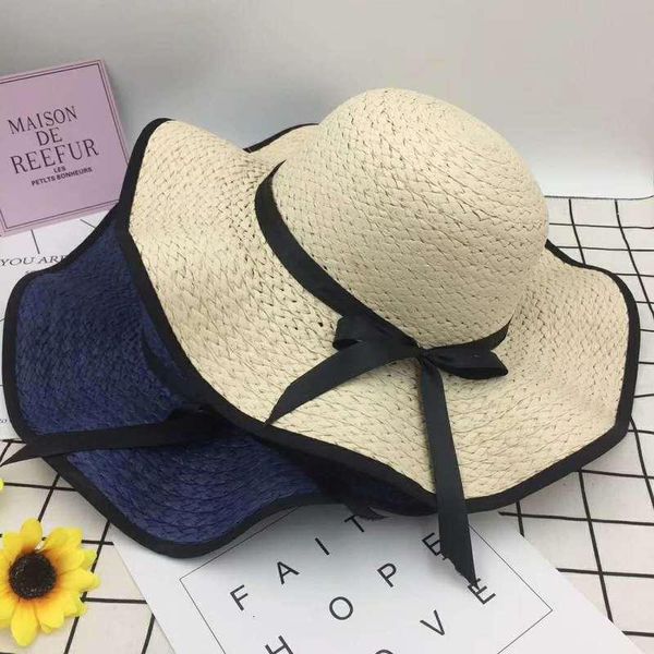 

bucket hat hat girl go out to the seaside in autumn, Blue;gray