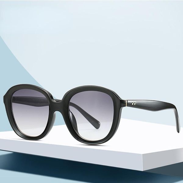 

sunglasses fashion men and women round frame personality trend, White;black