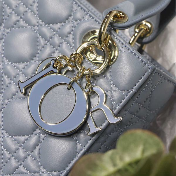 

princess dai bao it can be carried, shouldered or slung size: 20 * 16.5 8 handbag