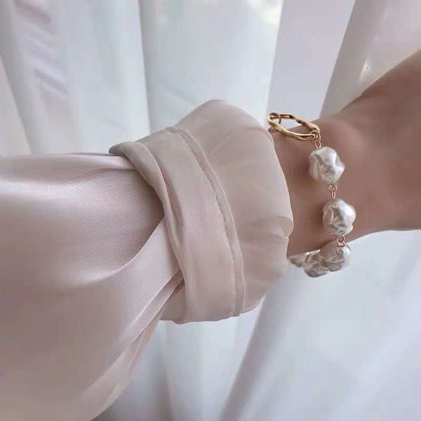 Barock Unregelmäßige Simulierte Perlen Gold Farbe Armbänder für Frauen Mädchen Sommer Party Hochzeit Schmuck Armreifen Geschenke 2021
