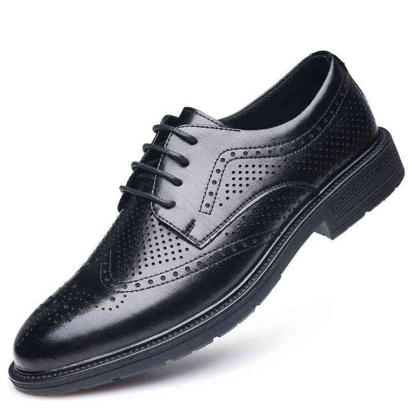 Vestido sapatos sapatos de couro homens business casual brock esculpido britânico British Hollow respirante trabalho banquete homens 220223