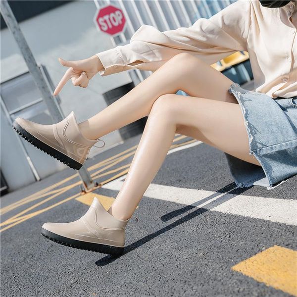 

fashion trend, women's rain boots are non-slip and low-cut waterproof shoes, washing kitchen rubber shoes, Black