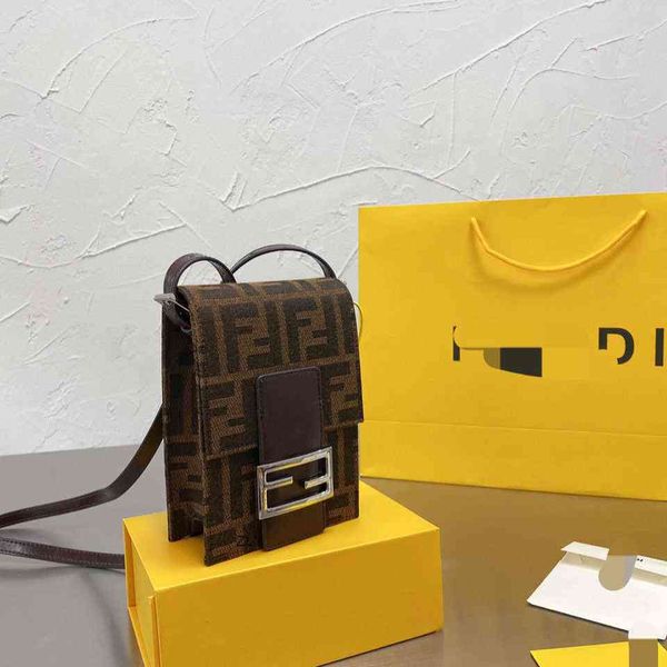 

retro leather bag, women's middle school old flower mobile phone bag, early spring 2021 new embroidered one shoulder messenger bag zly