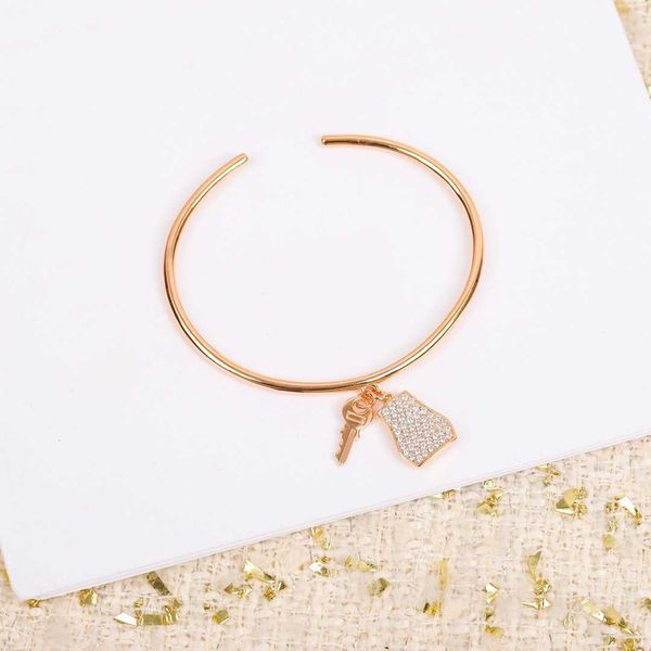 Nova marca de manguito de quente pulseira pura 925 jóias de prata esterlina para mulheres abrir design rosa chave de ouro fechadura fina pulseira de qualidade superior