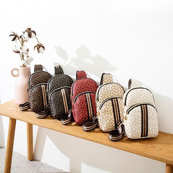 

2021 striped casual autumn new women's chest shoulder and bag diagonal summer simple rufvx