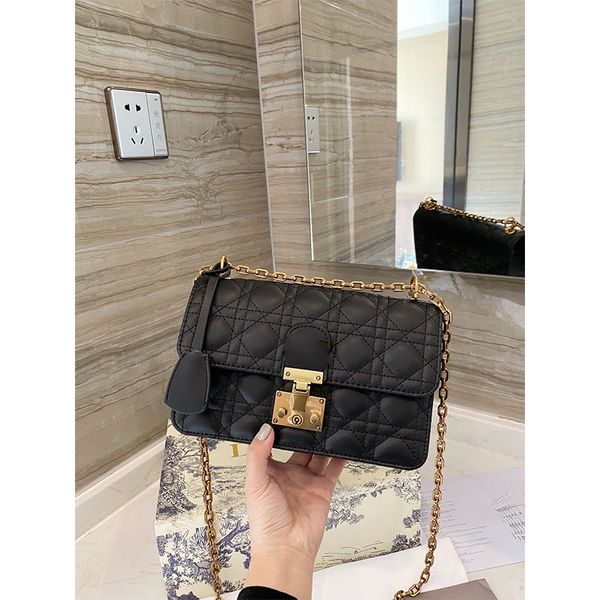 

outlet 2021 roman nail chain bag simple fashion saddle atmosphere shoulder net red women's luxuryss designerss yw