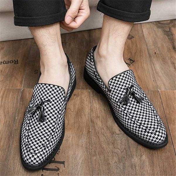 

men shallow mouth driving peas footwear mens comfortable tassel loafers outdoor fashion simplicity male leather casual shoes dress, Black