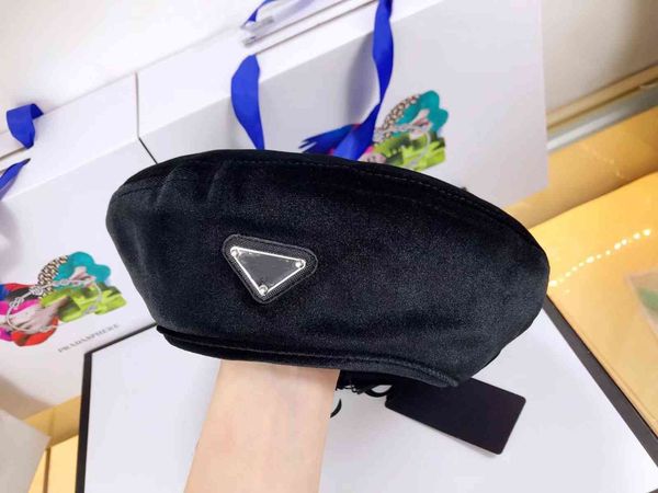 

design 2021 early new family correct version triangle black velvet beret women's net red same hat, Blue;gray