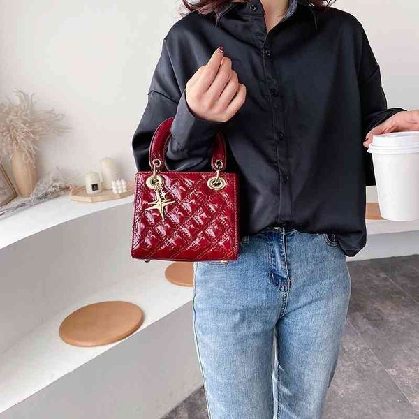 

new 2021 small trendy female korean messenger chain portable princess bag
