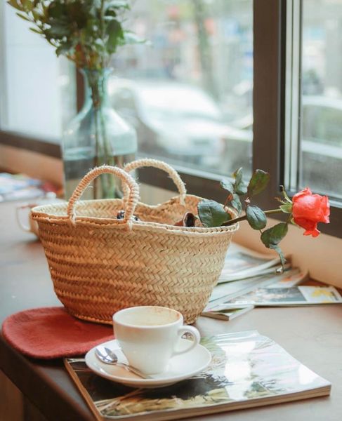 

design french hand large capacity straw summer outdoor picnic shoulder bag basket tote bag, Red;black