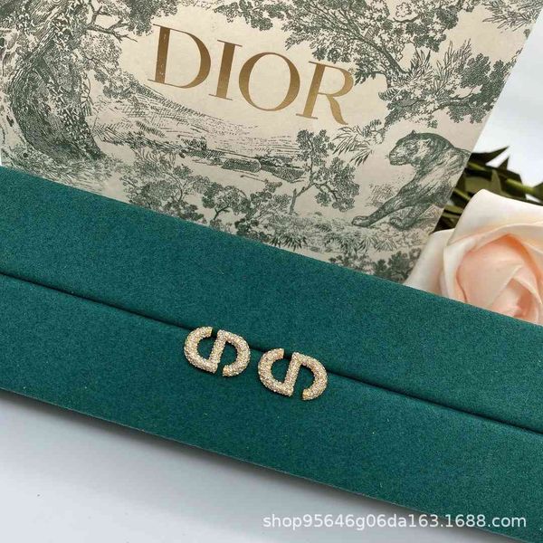 

2021 new designer family letter wind silver needle symmetrical old earrings, Golden