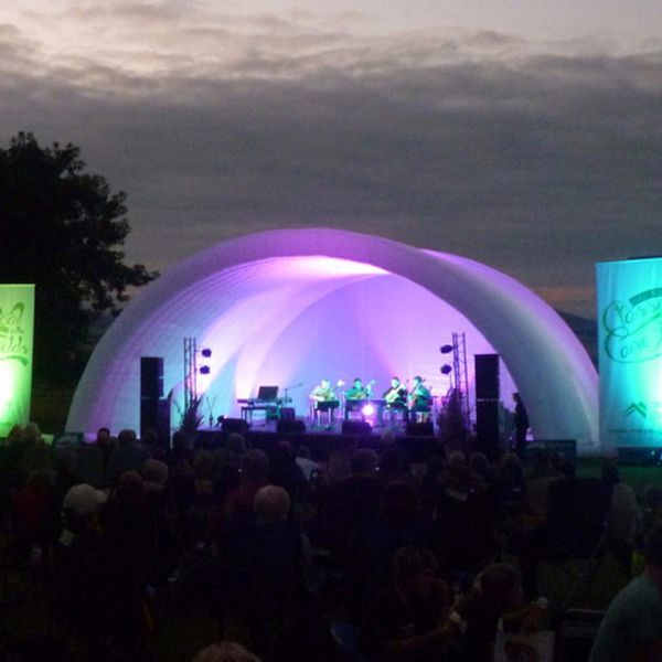 10 x 8 x 6 m, weiß, wasserdicht, Oxford, riesige aufblasbare Bühnenabdeckung, Kuppelzelt im Bogenstil, Open-Air-Dachüberdachung für Konzert- oder Hochzeitsfeierveranstaltungen