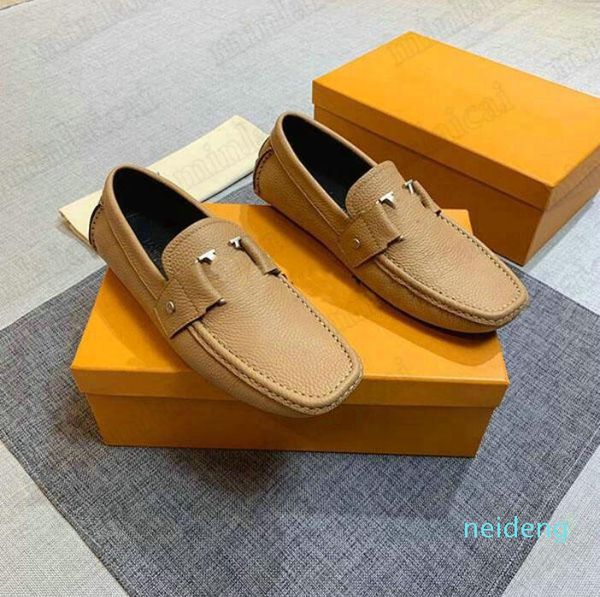 

2021 Mens Designer Loafers Shoes Classic Slip-on Luxurys Vintage Dress Sneakers Metal button Real Leather Brand 6525