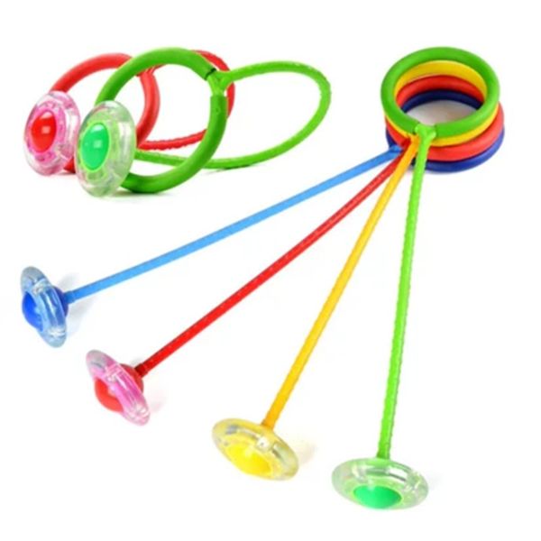 Giochi da esterno LED Colori casuali Lampeggiante Palla da salto Palline giocattolo divertenti per bambini Movimento sportivo per bambini Salta la caviglia Palla rimbalzante rotante a colori