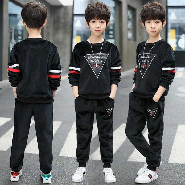 Set di abbigliamento per ragazzi Autunno e inverno Tuta sportiva di moda per bambini Stile straniero Velluto dorato Tute per bambini 4 6 8 12 età X0719