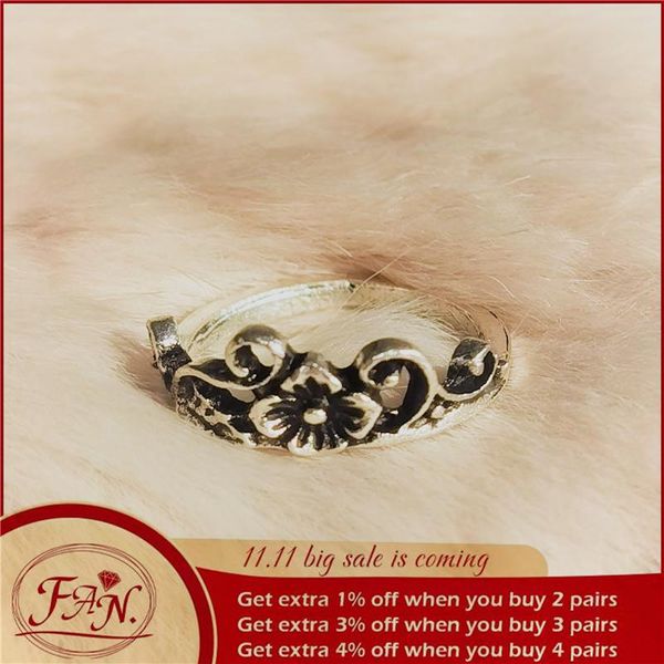 

cluster rings 2021 ins trend charming girl women daily simple nice gift small silver color metal flower chaplet shaped knuckle tail ringzs, Golden;silver