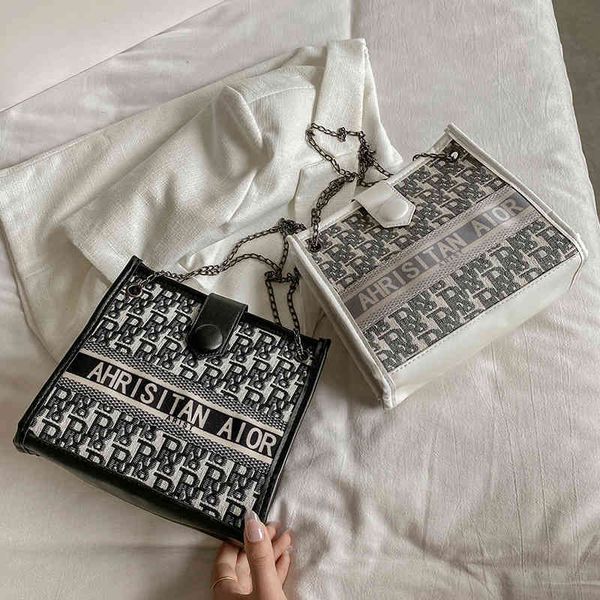 

luxury trendy bags bags chain single shoulder 2021 new simple temperament small fresh summer korean fashion women's bag