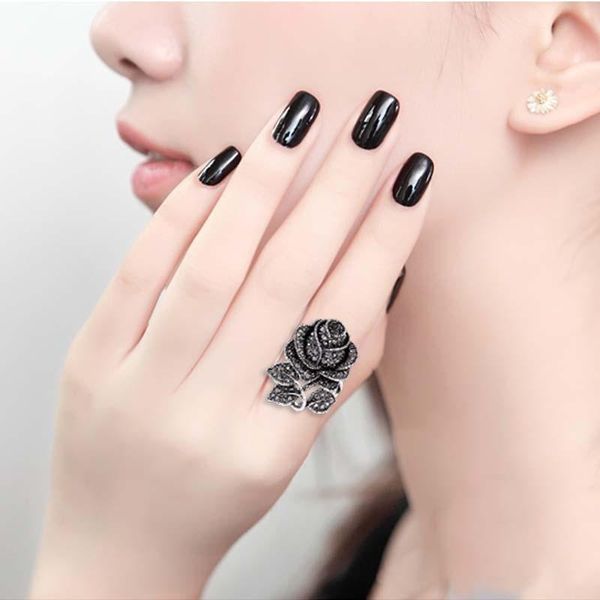 

cluster rings simple fashion classic black rose flower crystal ring hollow elegant for women party vintage jewelry whole sale, Golden;silver