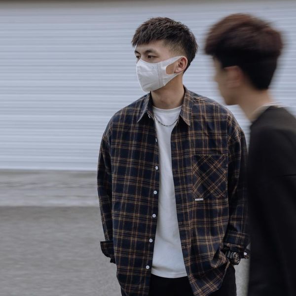 

men's casual shirts spring and autumn plaid fashion shirt long sleeve loose size ruffian handsome leisure multifunctional coat, White;black