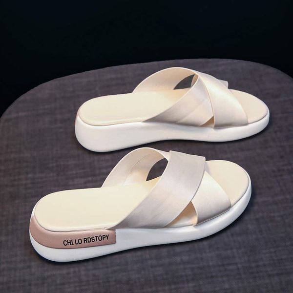 Flippers com solas altas lascas internas de lascas multicoloridas Crianças Tamanho 33 Sandálias Thong Slides Ortopédico Sapatos de corrida Tênis de corrida