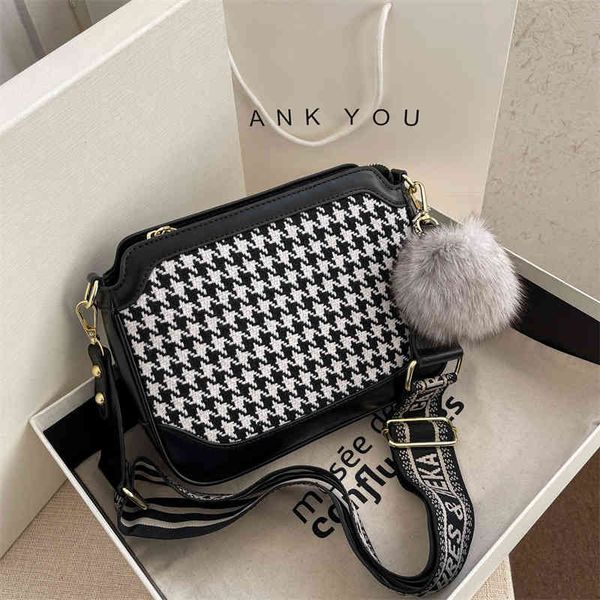 

2022 factory wholesale texture female fashion simple foreign style korean broadband single shoulder messenger small square bag