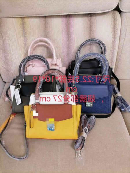

20gf018 women's fashion splicing portable messenger bag