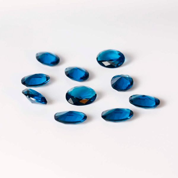 Neuankömmling 8,5–9 ct Pfauenblauer Saphir, hochwertig, 13 x 18 mm, ovaler loser Edelstein, DIY-Schmuckzubehör, 10 Stück/Set, Großhandel H1015