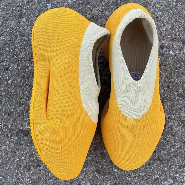 

the new v2 kyanite cream sports running shoes azael alvah men women orange pink oat yecoraite run ners trainers sneakers, Black