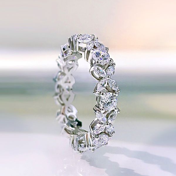 Real 925 Sterling Silver Branco banhado a ouro 2021 Design exclusivo Austríaco CZ pavimentada moda mulheres anel jóias de casamento