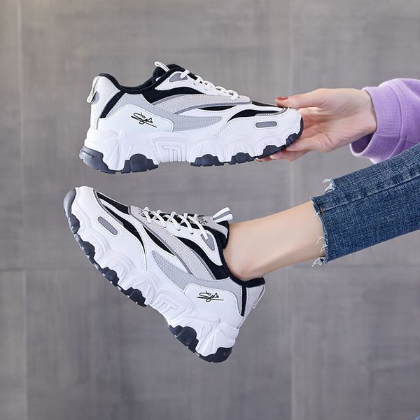 

2021 spring and autumn new korean lace up daddy shoes for female students versatile sports leisure warm running outdoor women's