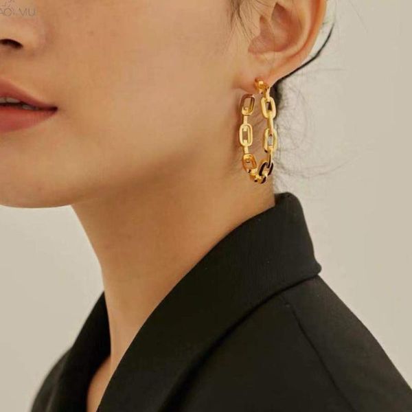 

design hyperbole geometric c-shape chain metal hoop earrings for women fashion girls party jewelry accessories & huggie, Golden;silver
