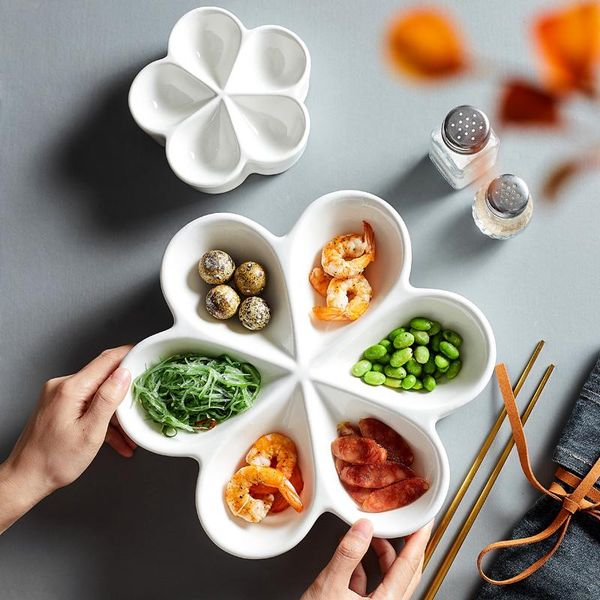 

dishes & plates creative plum blossom-shaped white ceramic platter simple fruit dessert plate household nut compartment home decor