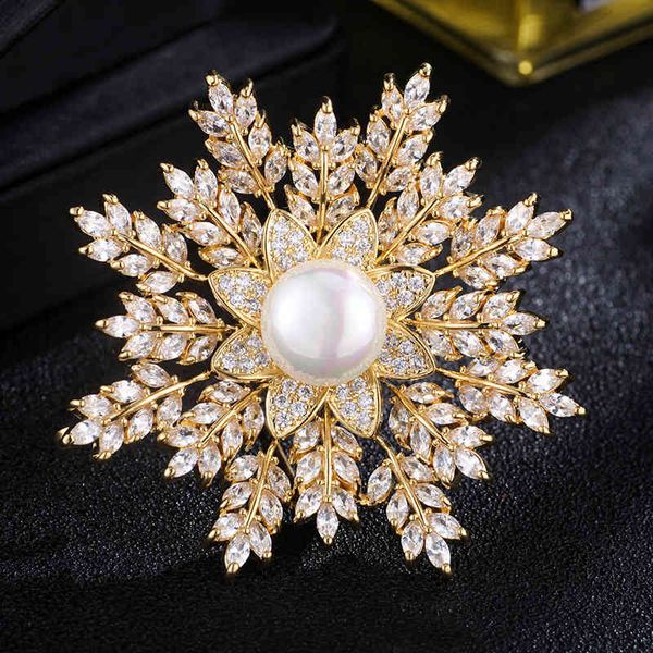 Simples Atmosfera Snowflake Pearl Broche Feminino Coreano Personalidade de Jóias Casaco Camisola Cadeia de Cadeia Pin Cachecol Buckle