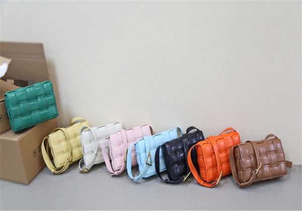 

fashion evening bags book tote ladies large-capacity classic handbags retro ethnic style canvas handmade embroidery pattern bag 22-14cm