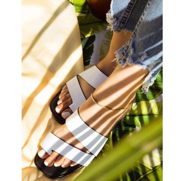 

2021 summer new style casual and comfortable floppy outdoor all-match female slippers Solid color plus size beach slippers, Black