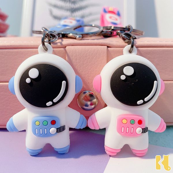 

2021 fashion keychain cartoon creative astronaut keychain fashion bag pendant lovers accessories car gift doll, Silver