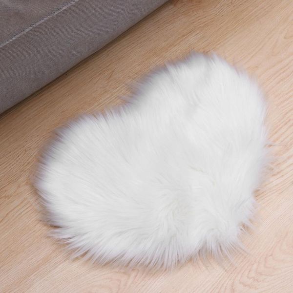 

carpets non-slip heart-shaped floor mat carpet plush bedroom bedside girl home decoration(white,heart-shaped)