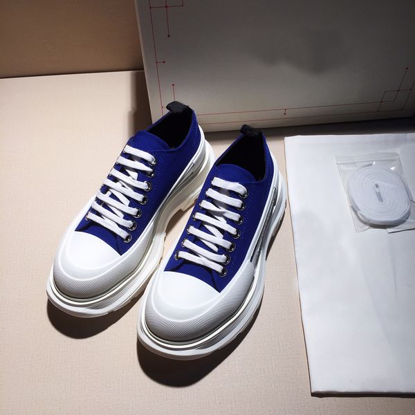 

2021 luxury designer women men tread slick boots shiny leather canvas lace-up rubber round toe platform genuine leathers lining fashion with, Black