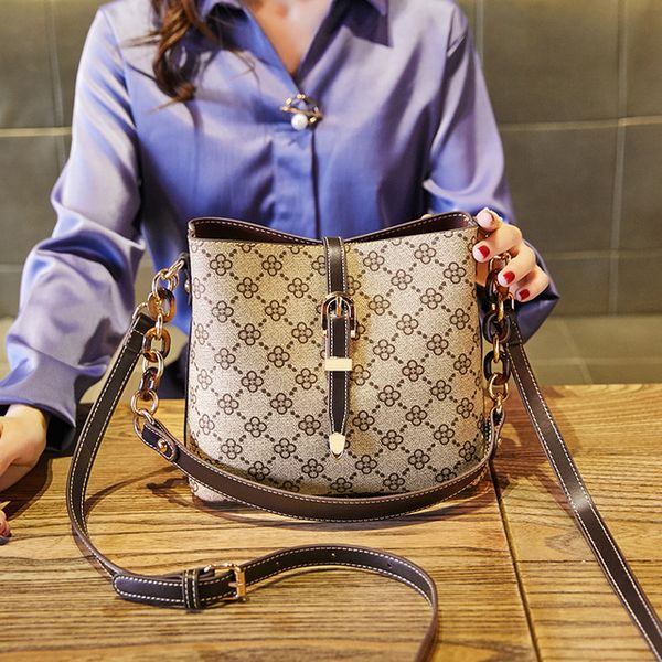 

fashion evening cross body bags women one shoulder messenger bag small genuine leather/pu material wholesale handbag tote white b1306