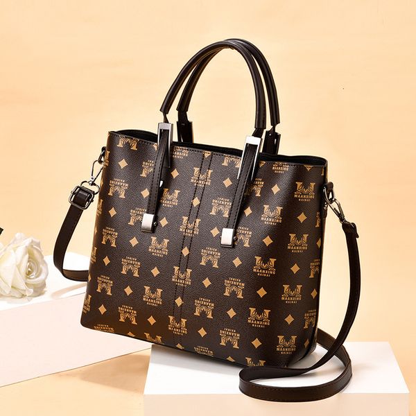 

handbag large capacity bag women's autumn and winter 2021 style wind printed flower tray special atmospheric lady's satchel, Black;red