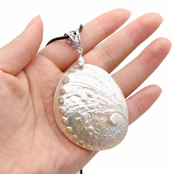

chains natural mother of pearl shell necklace round pendant charms for elegant women love romantic gift chain 40 +5 cm, Silver