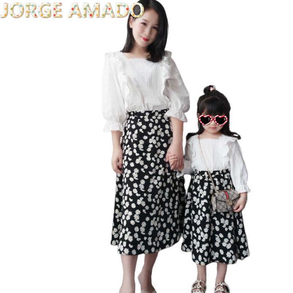 

family matching clothes mother and daughter sets white cotton blouse+little daisy floral skirt parent-child clothing ym007 210610, Blue