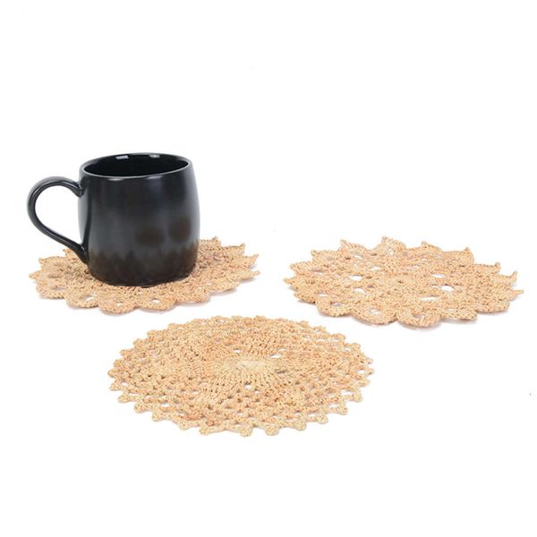 

hollowed out and fashionable snowflake shaped tableware mat